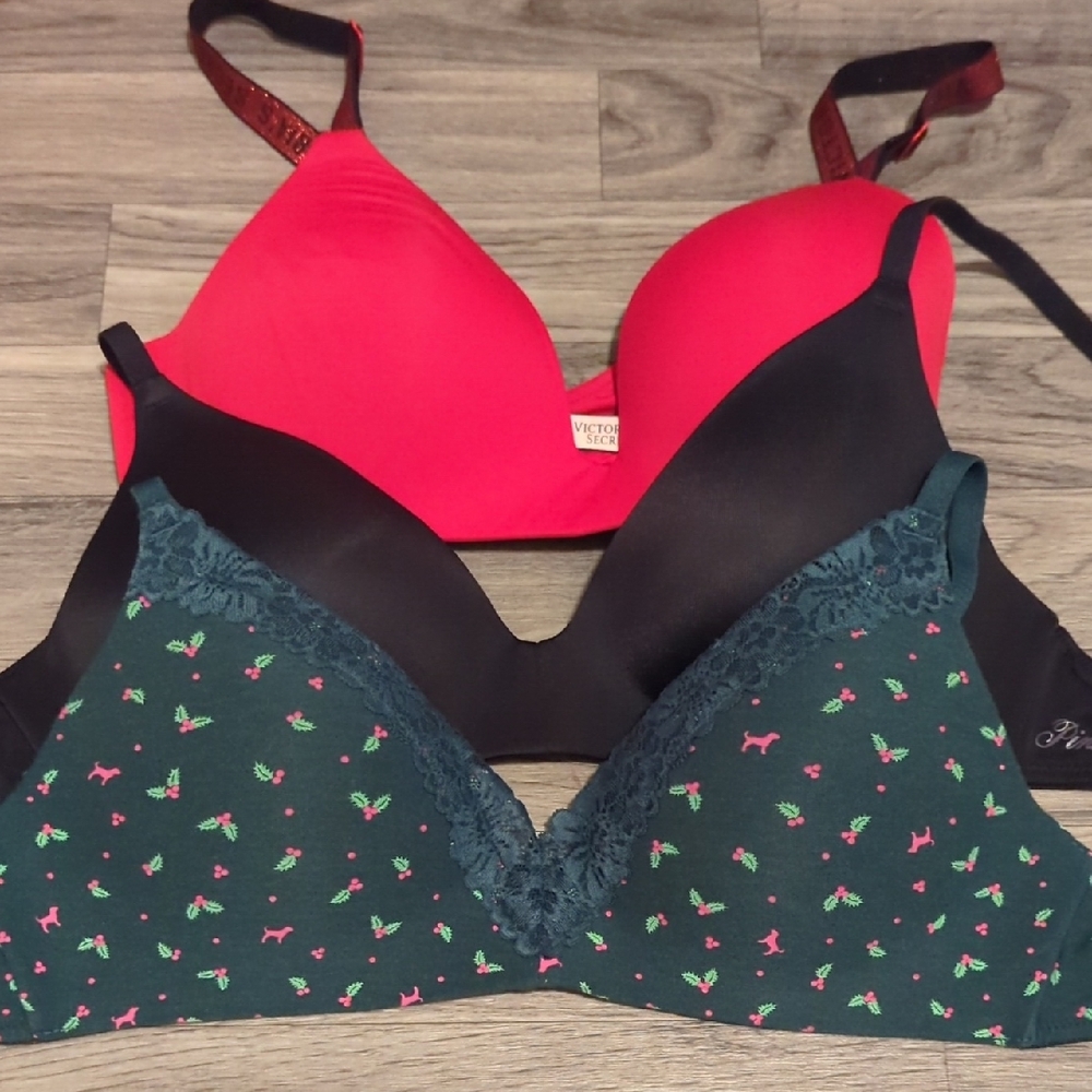 Victoria's Secret Xmas Trio Bras 32C Lightly Lined Wireless NWOT!!